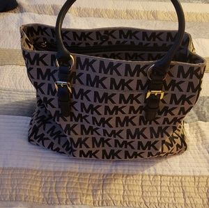 Nearly New Michael Kors Tan & Black Bag